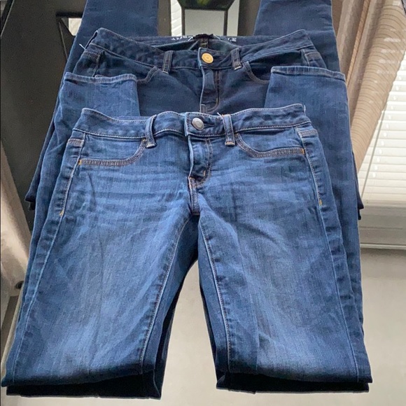 3 pairs for $45 AE Jeggings, Size 4. - Picture 2 of 7